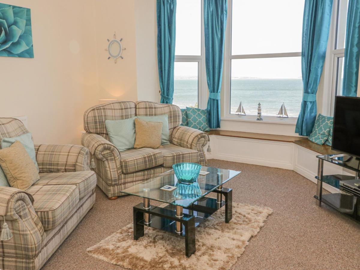 Llys Madoc, First Floor Flat Lejlighed Penmaen-mawr Eksteriør billede